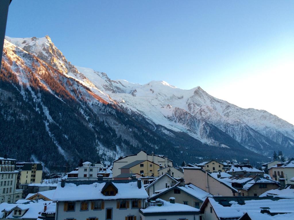 Superior Room with Balcony – Mont-Blanc Massif View